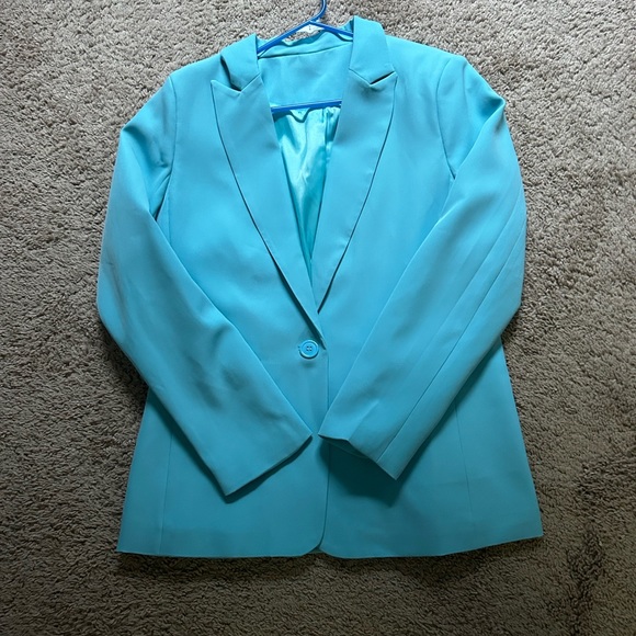 NWOT Women's 2 Piece Open Front Long Sleeve Blazer & Solid Short Pants Suit Sets - Picture 5 of 8